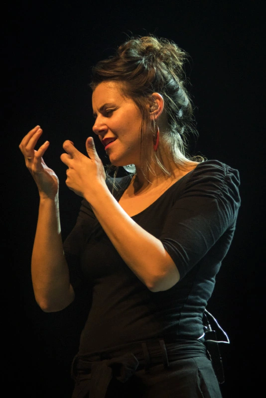 Perrine, artiste du groupe